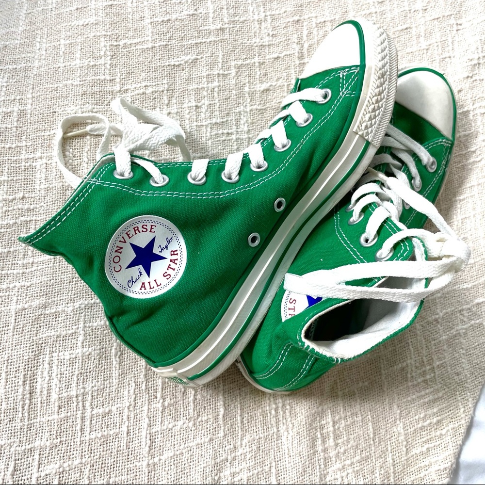 Green High-tops Converse